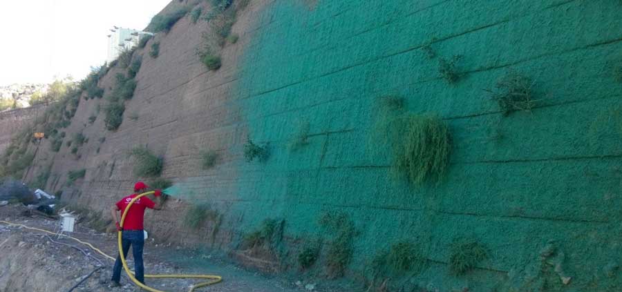 Yeşil Terramesh İstinat Duvarı Çim Püskürtme Uygulaması